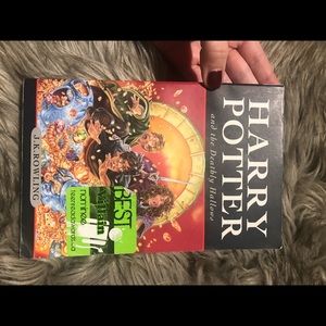 Harry Potter Deathly Hallows book